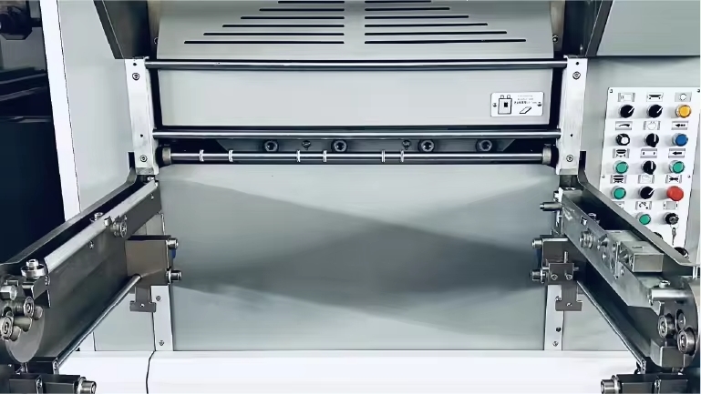 LK 106 EMF Fustellatrice automatica con rimozione dello scarto (stripping)