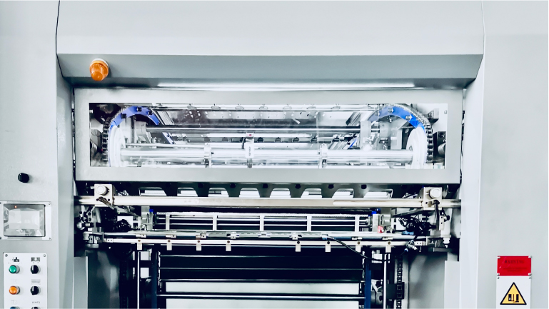 LK 106 EMT Fustellatrice automatica con impianto per la stampa a caldo