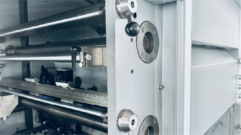 LK 60 MT Fustellatrice automatica con impianto per la stampa a caldo