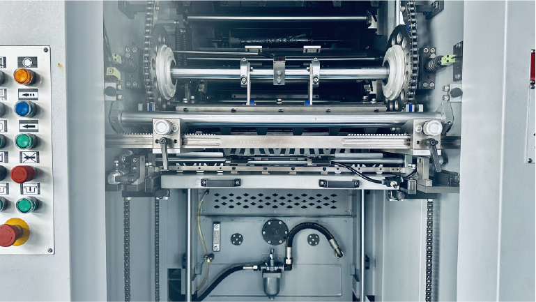 LK 60 MT Fustellatrice automatica con impianto per la stampa a caldo