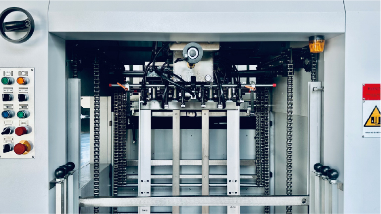 LK 80 MF Fustellatrice automatica con rimozione dello scarto (stripping)