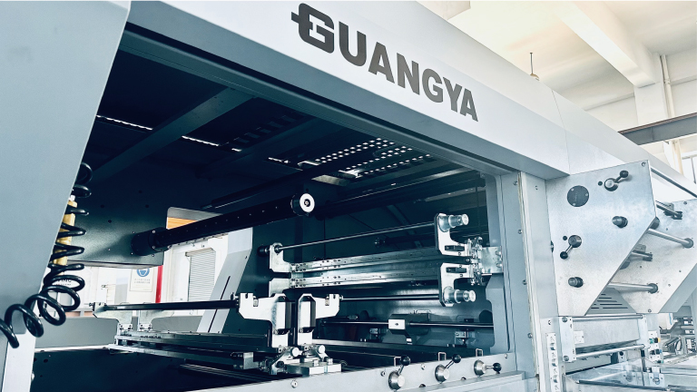 LK2 106MTF-B Fustellatrice automatica con doppio impianto per la stampa a caldo