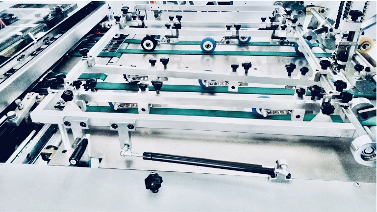 LK 80 MF Fustellatrice automatica con rimozione dello scarto (stripping)
